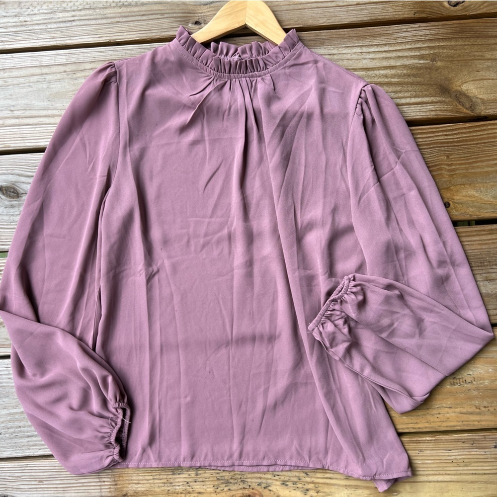 SHEIN frilled neck keyhole back latern sleeve top mediump - Picture 5 of 11
